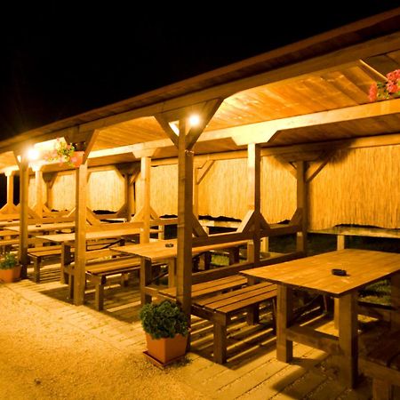 Agriturismo Cascina Roveri Monzambano Εξωτερικό φωτογραφία