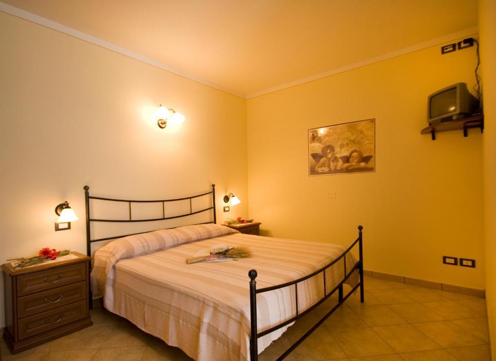 Agriturismo Cascina Roveri Monzambano Δωμάτιο φωτογραφία