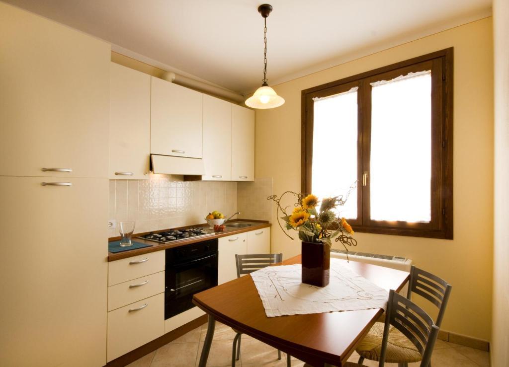 Agriturismo Cascina Roveri Monzambano Δωμάτιο φωτογραφία